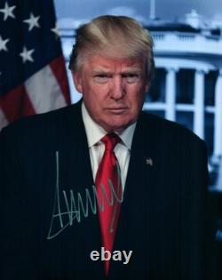 Photo signée 8x10 de Donald Trump avec certificat d'authenticité