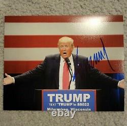 Photo signée 8x10 de Donald Trump avec lettre d'authenticité