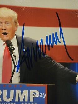 Photo signée 8x10 de Donald Trump avec lettre d'authenticité