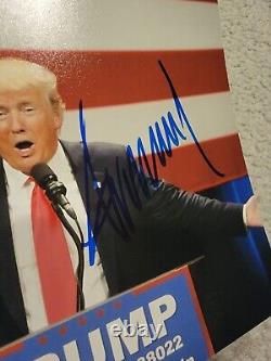 Photo signée 8x10 de Donald Trump avec lettre d'authenticité