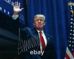 Photo signée 8x10 de Donald Trump inclut un certificat d'authenticité