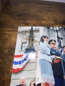 Photo signée 8x10 de Nikki Haley avec preuve photo Ambassadrice de l'ONU Donald Trump JSA CERT