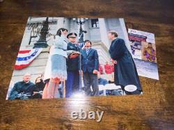 Photo signée 8x10 de Nikki Haley avec preuve photo Ambassadrice de l'ONU Donald Trump JSA CERT