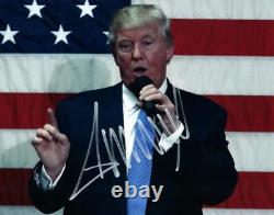 Photo signée de Donald Trump 8x10 avec certificat d'authenticité