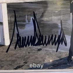 Photo signée de Donald Trump devant la skyline de New York avec certificat d'authenticité