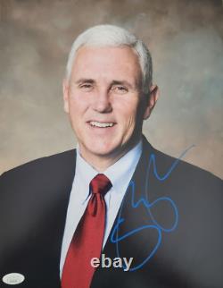 Photo signée de Mike Pence en format 11x14 avec JSA COA #AI24129 Donald Trump Vice-président