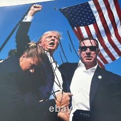 Photo signée du président Donald J. Trump - Combat Combat Combat - Assassinat avec certificat d'authenticité