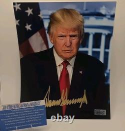 Photographie autographe de Donald Trump, président des États-Unis, avec encre dorée d’authentification