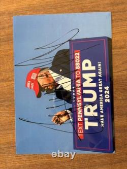 Photographie signée de Donald J. Trump PSA LOA Image historique du rallye 2024 avec