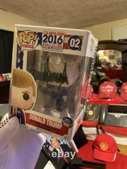 Poupée FUNKO POP signée à la main par Donald Trump COA Campagne de 2016 pour la Maison Blanche