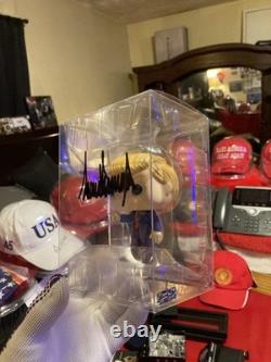Poupée FUNKO POP signée à la main par Donald Trump avec certificat d'authenticité, campagne 2016 pour la Maison Blanche
