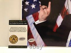 Président À La Main Atout Donald Signe 8x10 Photo Avec Coa