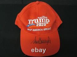 Président DONALD TRUMP Casquette dédicacée avec signature complète