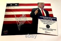 Président DONALD TRUMP a signé un autographe original authentique de 7x5 pouces avec un certificat d'authenticité