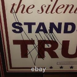 Président Donald J Trump a signé l'affiche de campagne encadrée JSA LOA #45 MAGA