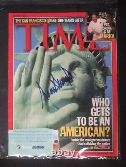 Président Donald J. Trump a signé la couverture du magazine Time, authentifiée avec un certificat d'authenticité (COA).