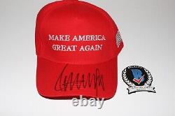 Président Donald J. Trump a signé le chapeau 'Make America Great Again' avec le certificat d'authenticité de Beckett Coa Maga