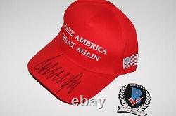 Président Donald J. Trump a signé le chapeau 'Make America Great Again' avec le certificat d'authenticité de Beckett Coa Maga