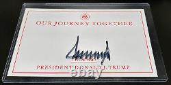 Président Donald J. Trump a signé le livre autographié Notre voyage ensemble
