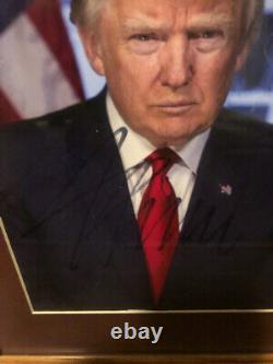 Président Donald Trump 8x10 Photo dédicacée encadrée avec certificat d'authenticité Exc. Cadre 12x16