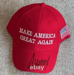 Président Donald Trump A SIGNÉ le chapeau Make America Great Again avec COA inclus