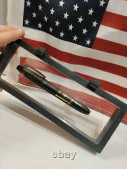 Président Donald Trump Signature de Loi avec Marqueur Sharpie. Livré dans un Coffret de Présentation.