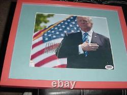 Président Donald Trump Signé Auto Matted/framed 12x15 Photo Psa/adn Coeur De Main