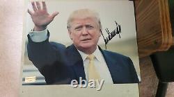 Président Donald Trump a signé 11x14 AEU avec COA MAGA