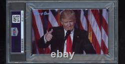 Président Donald Trump a signé Cut 3x5 Carte Personnalisée PSA DNA Slab Gras Auto C3398