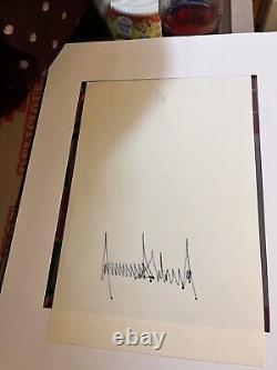 Président Donald Trump a signé/autographié une lettre et une photo 8x10 avec un cachet