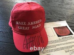 Président Donald Trump a signé le chapeau 'Make America Great Again' JSA LOA