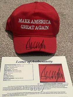 Président Donald Trump a signé le chapeau rouge 'Make America Great Again' avec certification d'authenticité JSA.