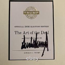 Président Donald Trump a signé le livre 'L'Art du Deal' Édition officielle Élection 2016
