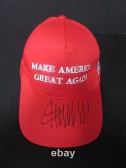 Président Donald Trump a signé un chapeau d'autographe avec certificat d'authenticité Make America Great Again Maga