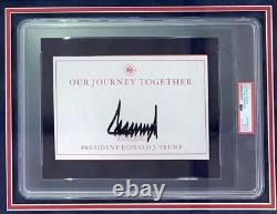 Président Donald Trump a signé un insert de livre encadré avec une photo d'inauguration de 11x14 PSA