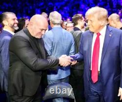 Président Donald Trump et PDG Dana White ont signé un gant de frappe UFC authentique rare