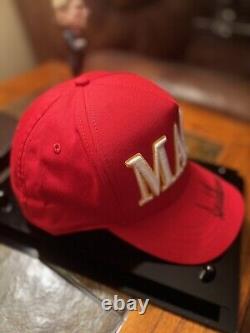 Psa/adn Président Donald Trump Autographié Officiel Red Maga Hat Signature Complète