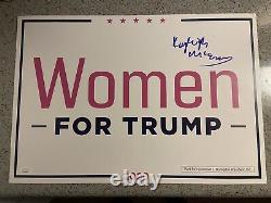 Rayons! Wh Attachée De Presse Kayleigh Mcenany A Signé Des Femmes Pour L'affiche Trump- Jsa Coa