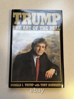 SIGNÉ par le président Donald Trump The Art Of The Deal édition signée de l’élection 2016