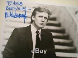 Signée À La Main Jeune Président Photo Donald J Trump Stairs Nouveau York -coa