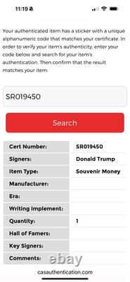 Souvenir signé de Donald Trump, argent, encadré sur mesure avec photo et certificat d'authenticité.
