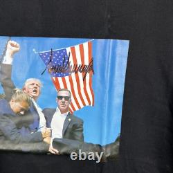 T-shirt AUTHENTIQUE Fight MAGA XL signé par Donald Trump lors du rallye en Pennsylvanie
