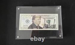 TRÈS RARE ! Billet de 20 $ TRUMP2020 signé à la main par Donald J. Trump encadré + COA