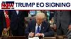 Trump Signe Un Nouvel Ensemble D'ordres Exécutifs Dans Le Bureau Ovale En Direct De Fox